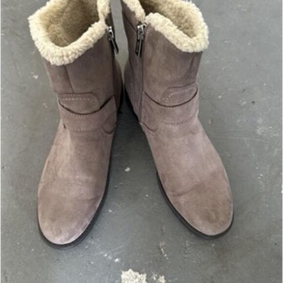 Unisa Taupe Winter Boots with Fleece Lining 81/2M - Picture 1 of 2